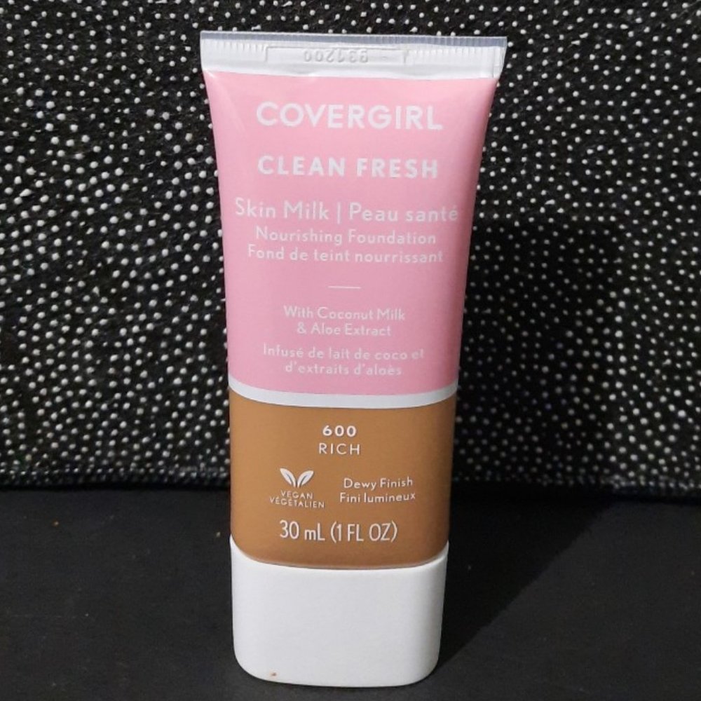 🟣 $ 6.00 Covergirl Clean Fresh Skin Milk Nourishing Foundation Rich - 600